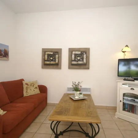 Villa Cozy Holiday In Maxime With Swimming Pool Sainte-Maxime