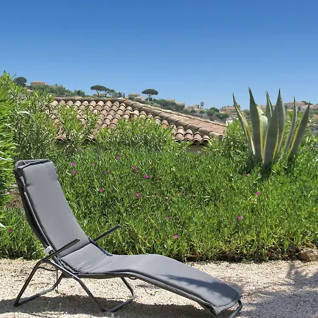 Cozy Holiday In Maxime With Swimming Pool Villa